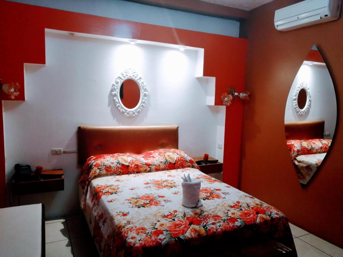 Stylus Hotel Икитос Экстерьер фото